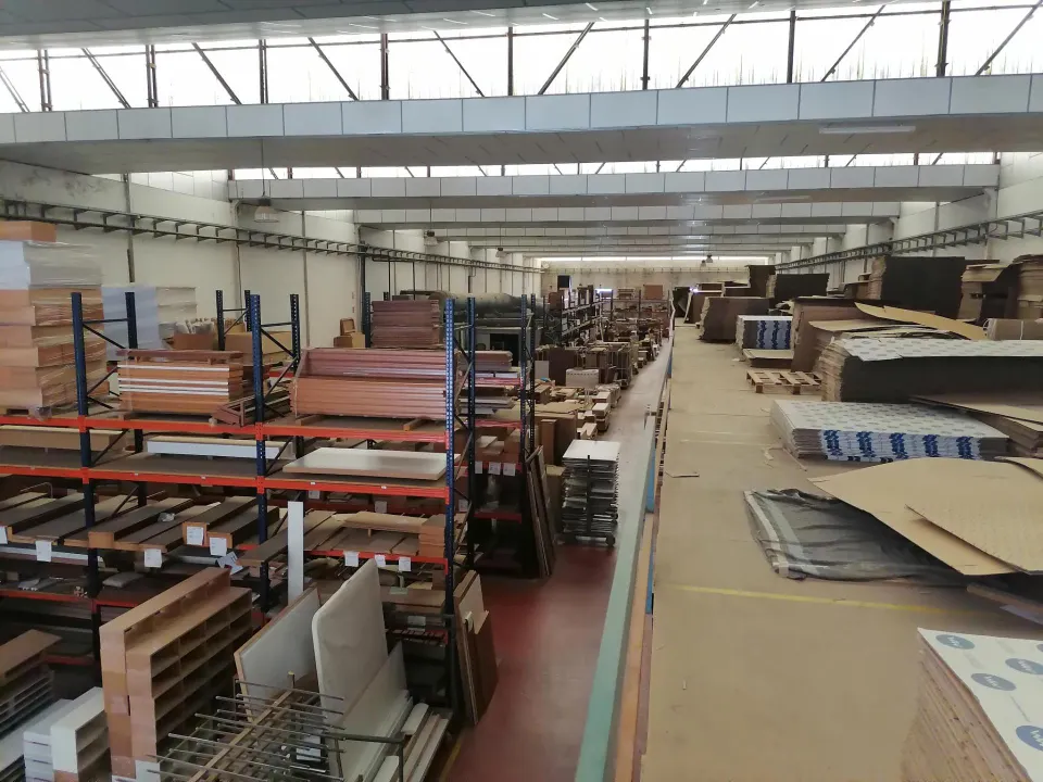 ALQUILER NAVE CON MUELLES DE CARGA - BENIPARRELL