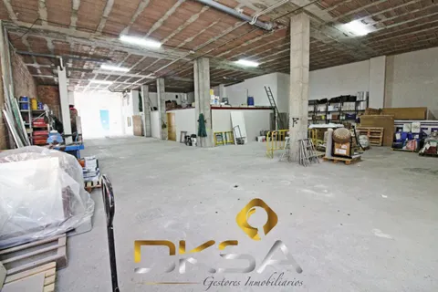 Amplio local comercial y bien ubicado en venta, Onda