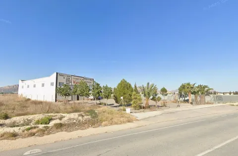 NAVE INDUSTRIAL DE 400 m2 CON TERRENO DE 5.000 m2 EN LA VEGA BAJA