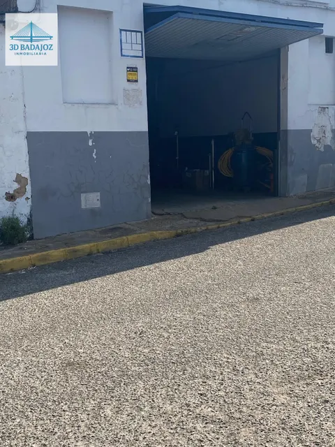 NAVE INDUSTRIAL EN BARRIADA DE SAN MIGUEL