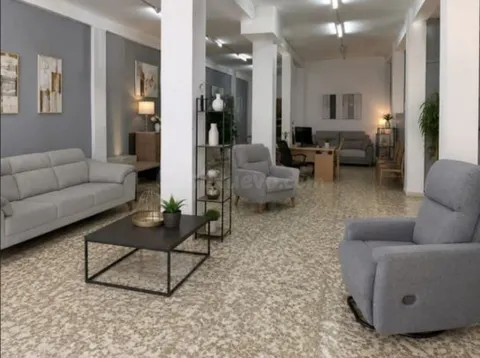 Se vende local en Martínez de la rosa.