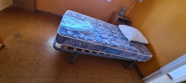 Cama individual con colchón