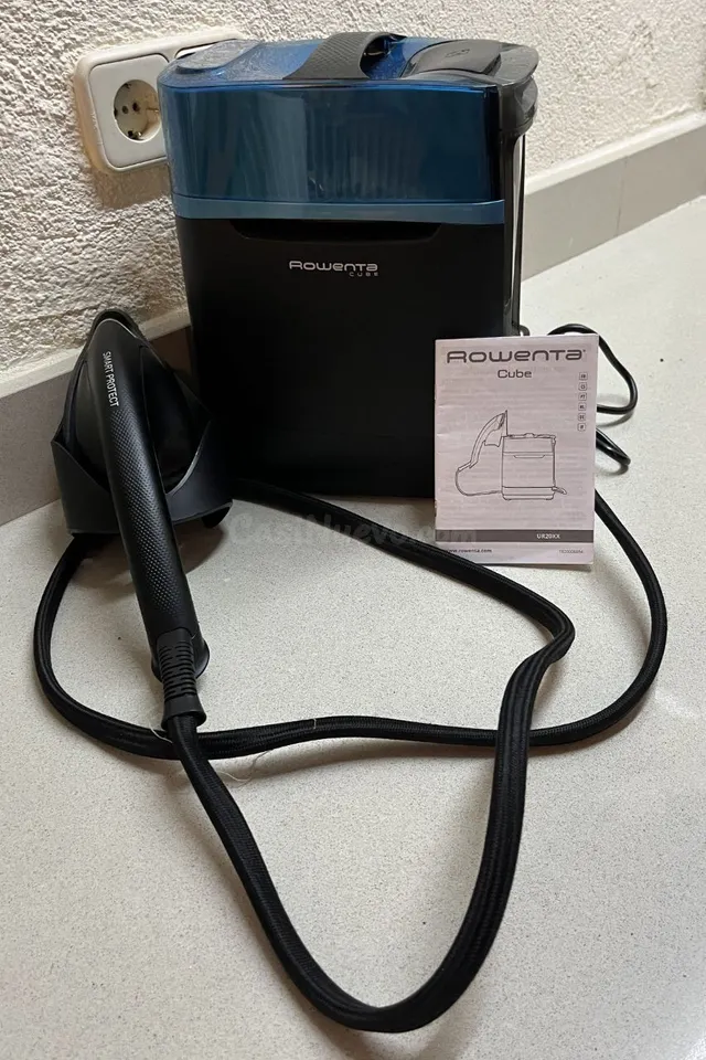 Planxa de vapor vertical - Rowenta Cube UR2020D1