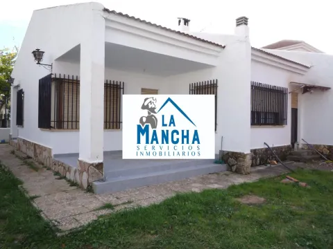 INMOBILIARIA LA MANCHA VENDE CASA EN PEÑASCOSA (ALBACETE)