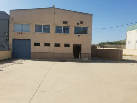 SENSACIONAL NAVE INDUSTRIAL EN POLIGONO CAMPO ALTO