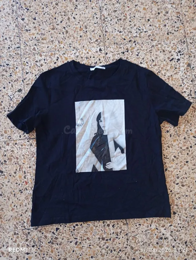 Camiseta negra estampado mujer brillo