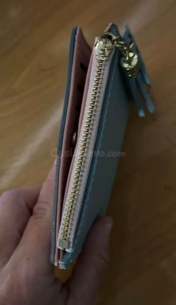 Cartera compacta azul y gris con encanto - foto 4