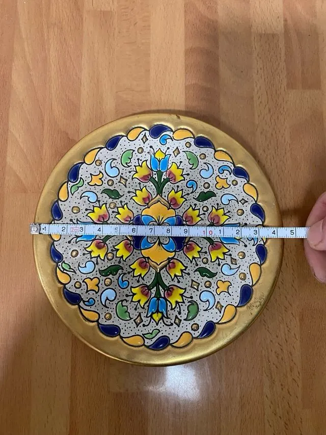 Piezas artesanales de cerámica con detalles en oro – Malgrat - foto 3