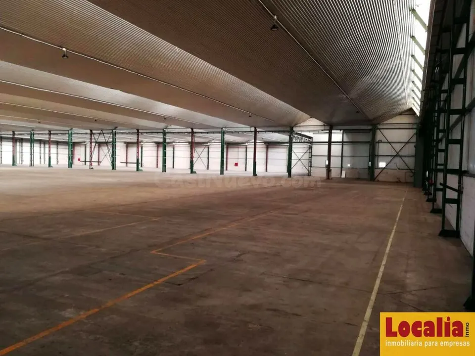 Nave industrial o logística con rápido acceso a la A-67