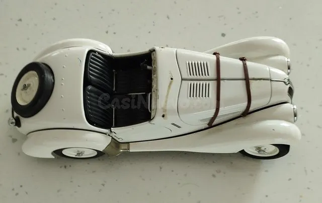 BMW ROADSTER 328 (1939 O 1940) 1:18 - foto 2