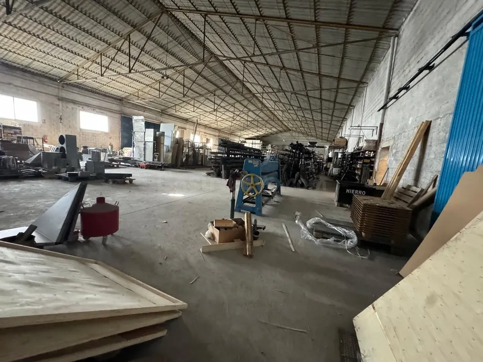 Versatile Industrial Warehouse for Sale – Ideal for Diverse Business Needs
