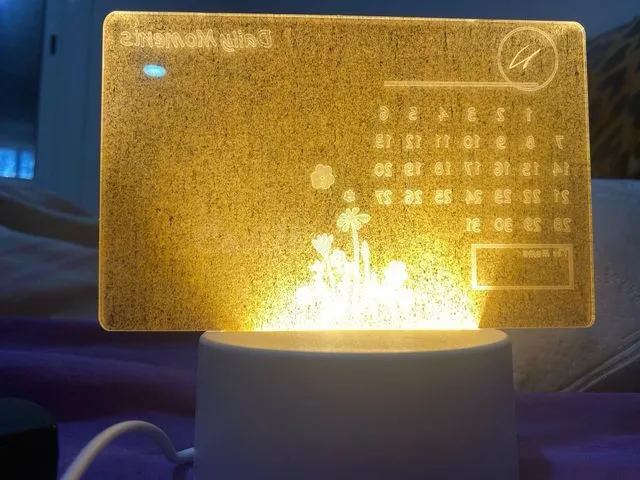 Lámpara 3D con calendario integrado – Ideal para el hogar en - foto 2