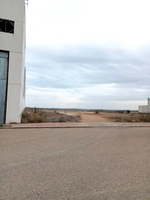 PARCELA INDUSTRIAL EN EL POLÍGONO CUARTO DE LA HUERTA.