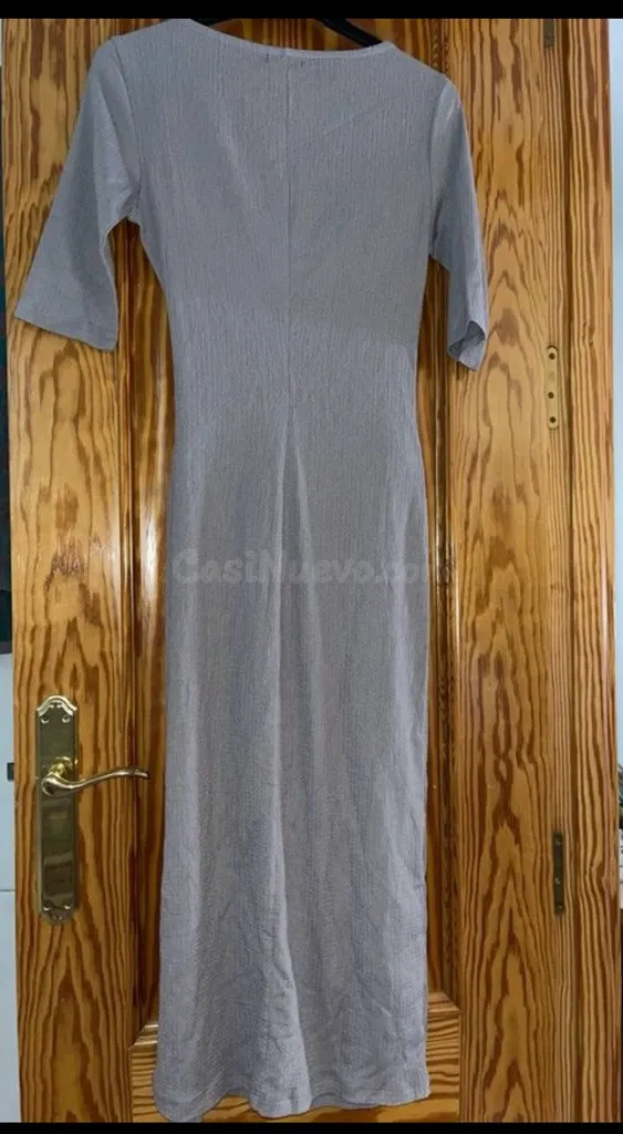 Vestido gris Stradivarius con nudo - foto 4