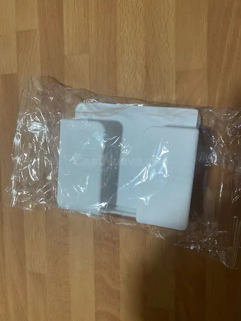 Soporte de móvil de pared – carga segura en Malgrat de Mar