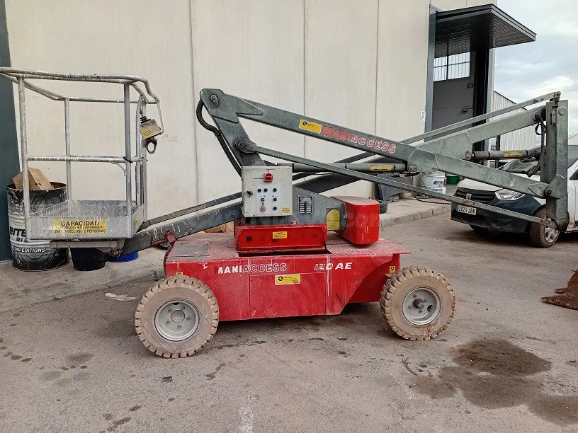 PLATAFORMA ELEVADORA MANITOU BF 120 AE ELECTRICA.