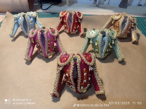 Miniatura Chaquetilla Taurina Artesanal Rosa Oro