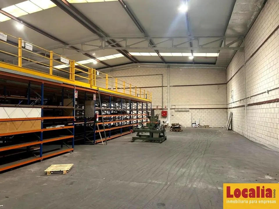 Venta nave industrial 1100 metros en Cartes