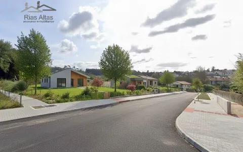 FINCAS URBANAS EN OLEIROS
