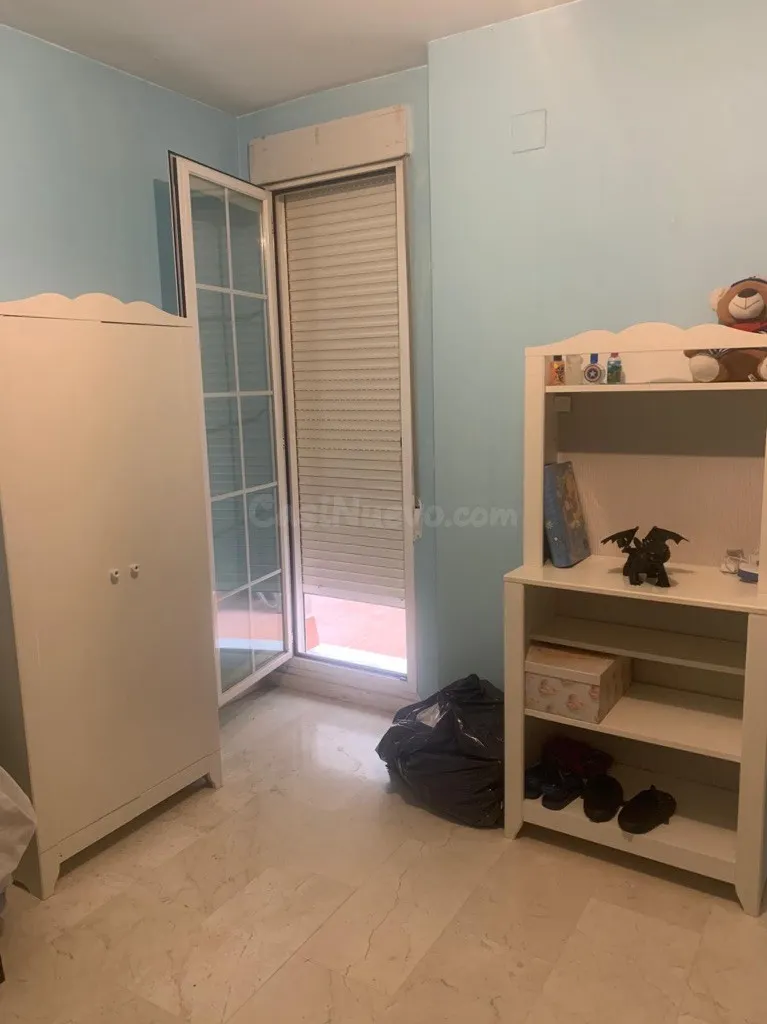 Armario y estantería bebé