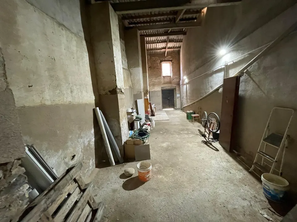 COCHERA CON ALMACEN CON POSIBILIDAD DE HACER VIVIENDA EN EL CASAR DE CÁCERES