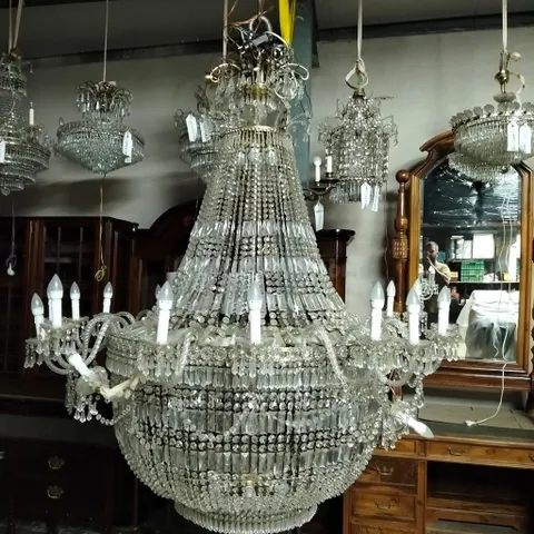Elegante Lámpara de araña de cristal vintage