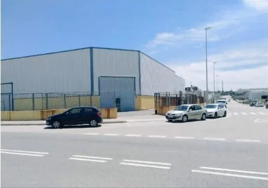 NAVE INDUSTRIAL EN ONDA