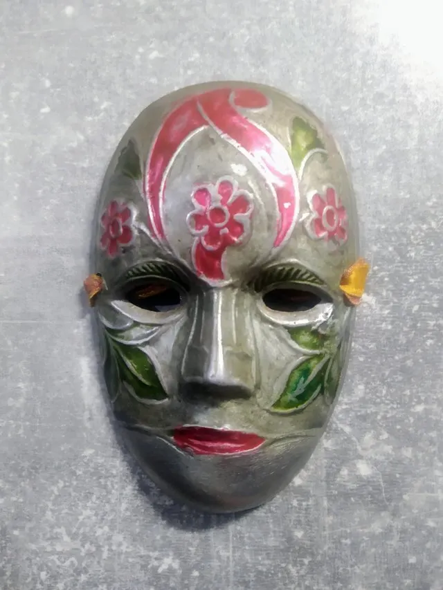 Mascara Veneciana de Metal Pintada a Mano