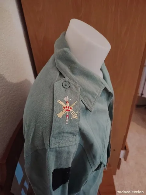 LEGION ESPAÑOLA CAMISOLA SARGA CON ESCUDOS BORDADOS - CHUPITA 2L
