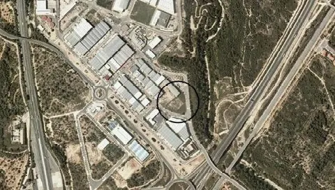 FANTÑSTICA PARCELA INDUSTRIAL DE 622 M2 LES TAPIES HOSPITALET DE LÂ´INFANT