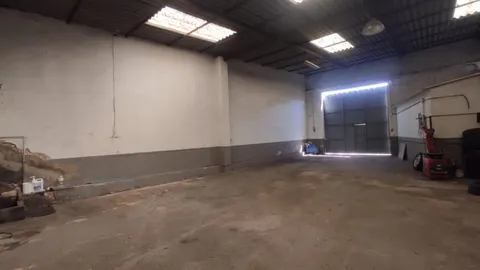 NAVE INDUSTRIAL EN VENTA EN EL CARPIO EN UNA EXCELENTE UBICACIÓN!
