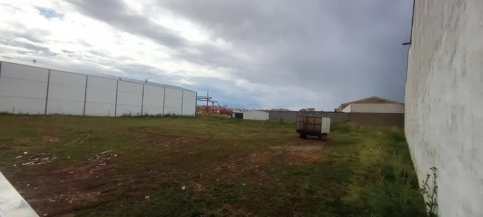 Terreno urbano en polígono Charca Musia de 1800 m2