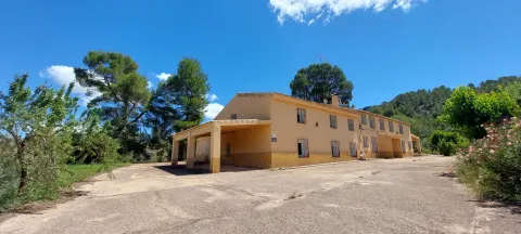 FINCA Y CASA RÚSTICA VIZCABLE NERPIO