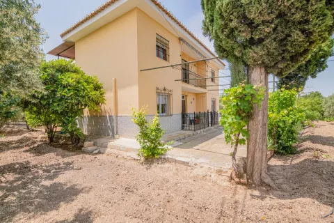 Cortijo en Baza