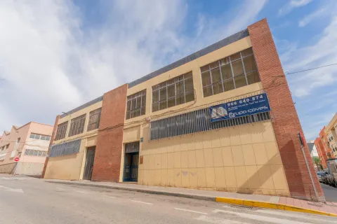 ATENCION INVERSORES NAVE PARA CONSTRUIR O PARA ALQUILAR