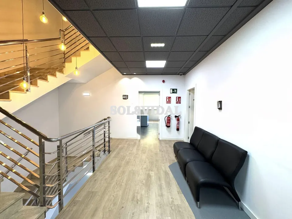 🏭 Impresionante nave industrial en el Polígono Industrial de Orihuela