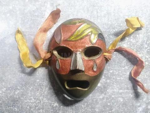 Mascara Antigua India en Bronce Pintada a Mano