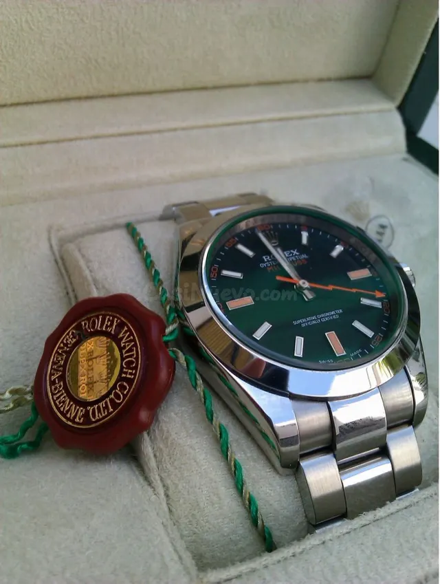 Rolex Milgauss edición cristal tintado verde - foto 2