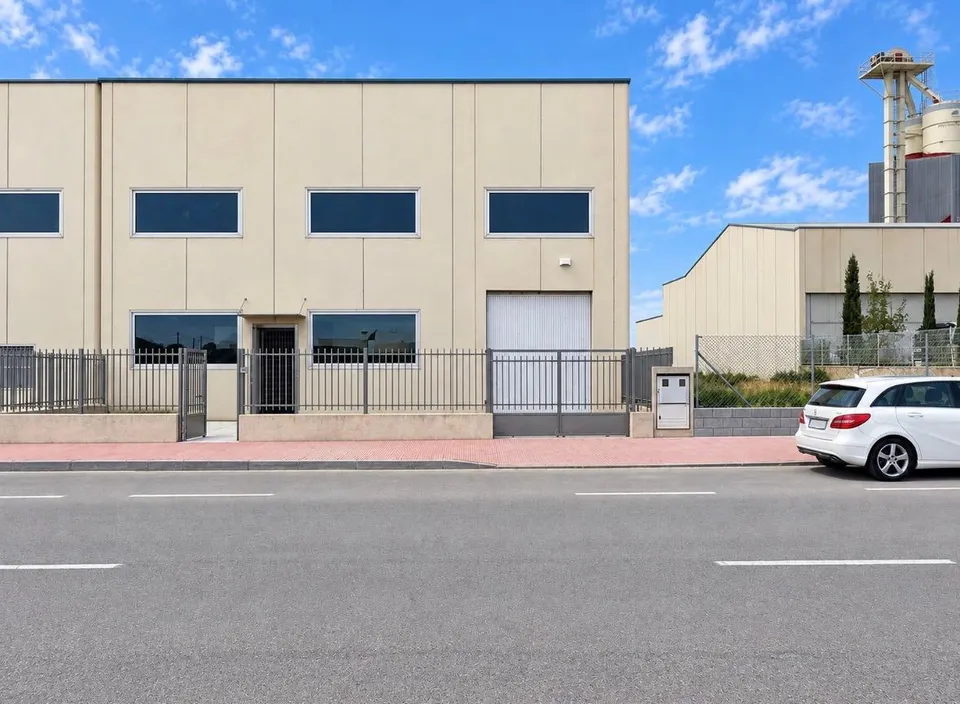 Nave Industrial de 900 m2 en el Polígono Industrial San Roque – Callosa de Segura