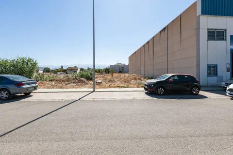 Se vende parcela industrial de 809 metros cuadrados en el Poligono Hurpe de Atarfe.