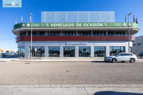 SE VENDE EDIFICIO COMERCIAL TOTALMENTE INSTALADO A PIE DE CARRETERA EN POLIGONO ZARATE "PELIGROS"
