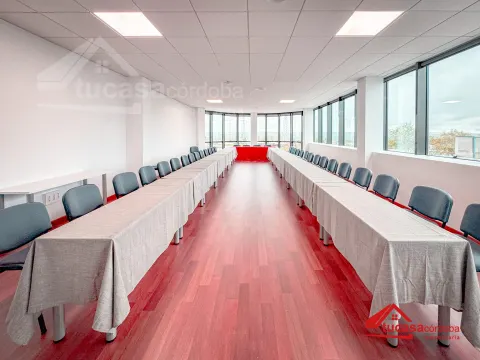 ¡OFICINAS EN ALQUILER – LISTAS PARA ENTRAR!  Polígono Industrial Las Quemadas – Córdoba