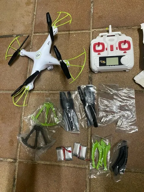 Drone con cámara – Malgrat de Mar – Estado bueno, accesorios completos