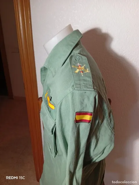 LEGION ESPAÑOLA CAMISOLA SARGA CON ESCUDOS BORDADOS - CHUPITA - 2N