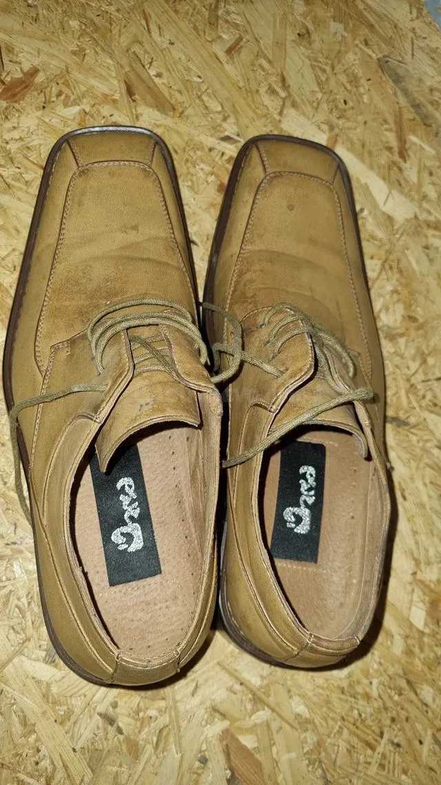 Zapatos elegantes de cuero marrón para hombre en Gijón - foto 3