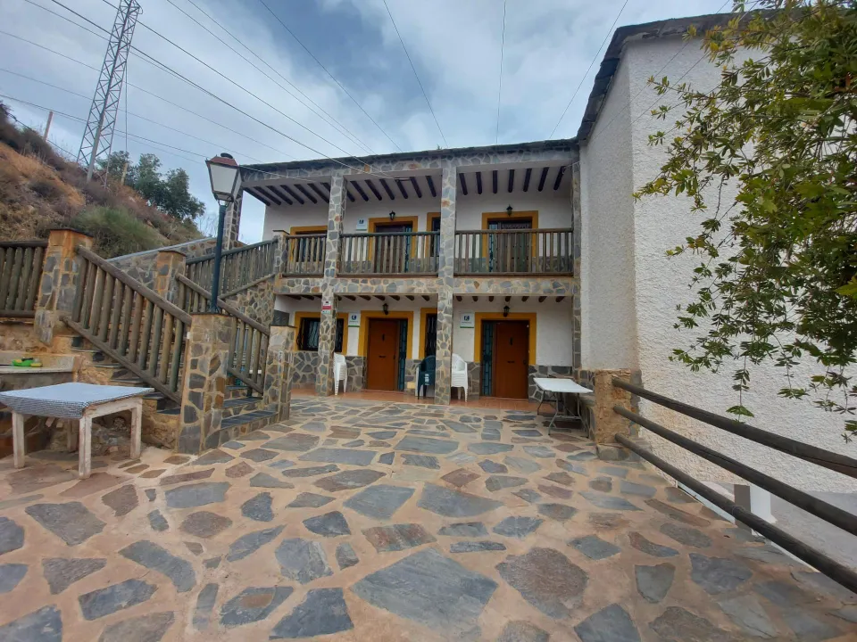 Finca con cortijo, invernadero y bodega ecológica en Laroles