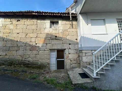 Almacén con uso residencial