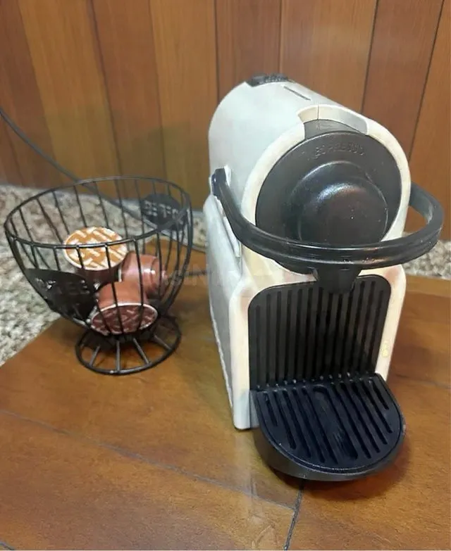 Nespresso Krups Blanca perfecto estado. - foto 4