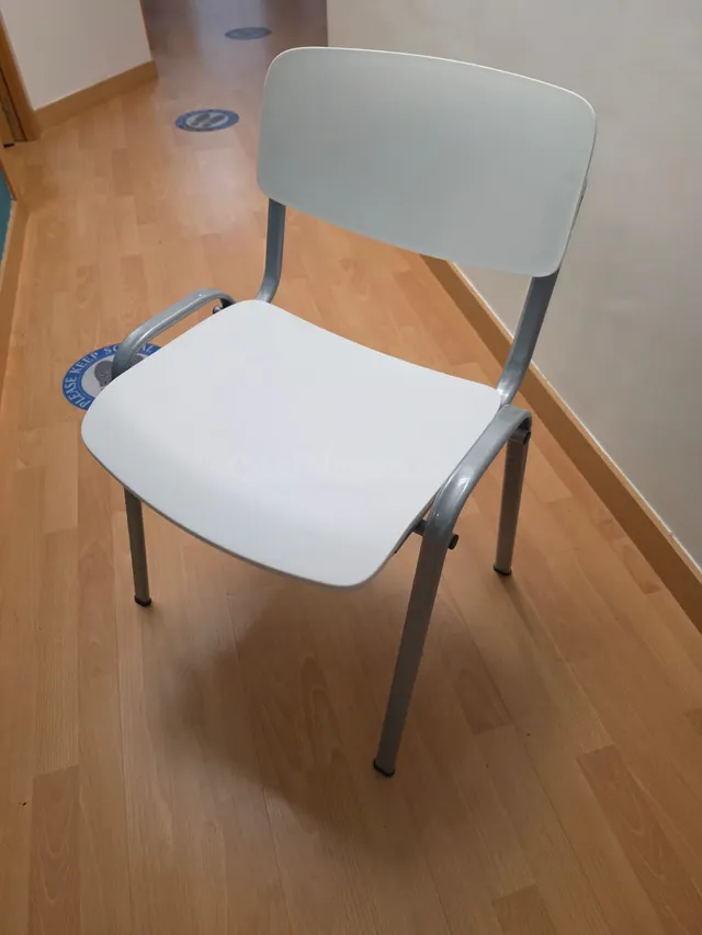 Silla moderna de metal y plástico blanco - foto 4