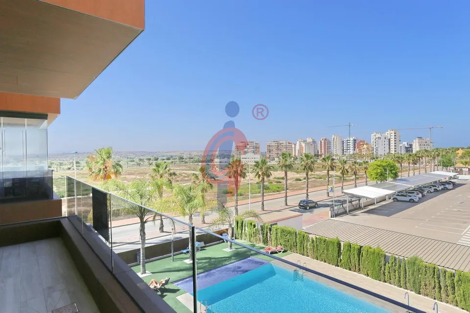 Apartamento de dos dormitorios y piscina en venta en el SUP 7 de Guardamar del Segura